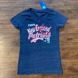 Reebok New England Patriots v-neck T-shirt Size Med - NWT